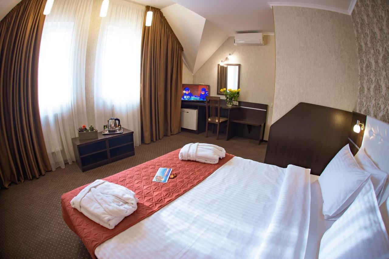 Kiev 365 Park Hotel Sofiivska Borshchahivka Bagian luar foto